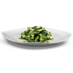 Contorno pronto Cicoria sauté bio servito su piatto